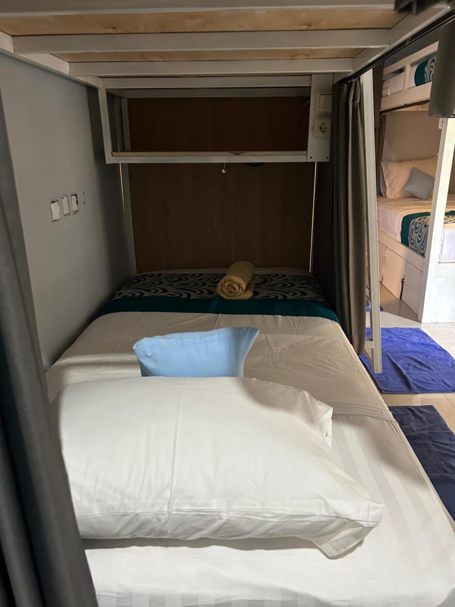 Ambat Blue Waves Hostel Amed מראה חיצוני תמונה