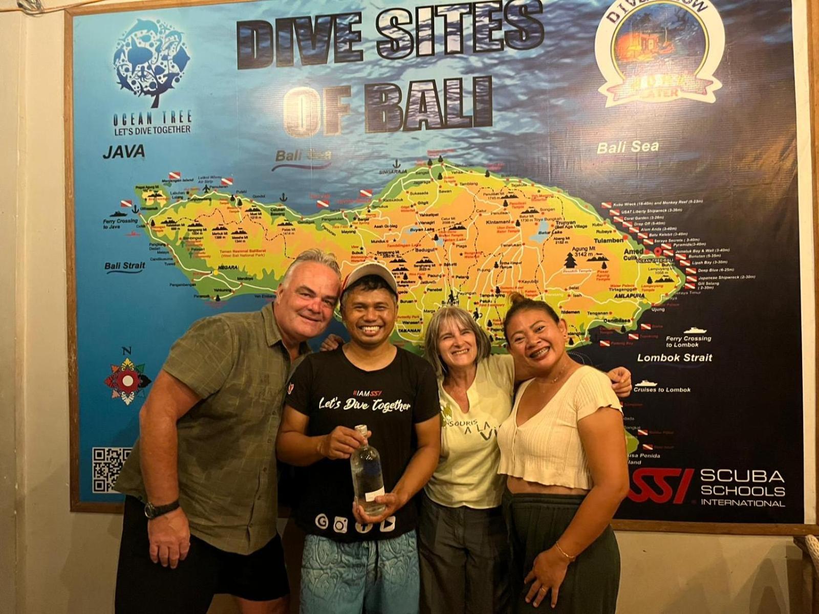 Ambat Blue Waves Hostel Amed מראה חיצוני תמונה